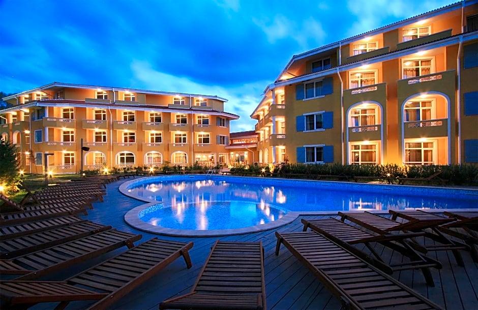 Blue Orange Beach Resort 38/42