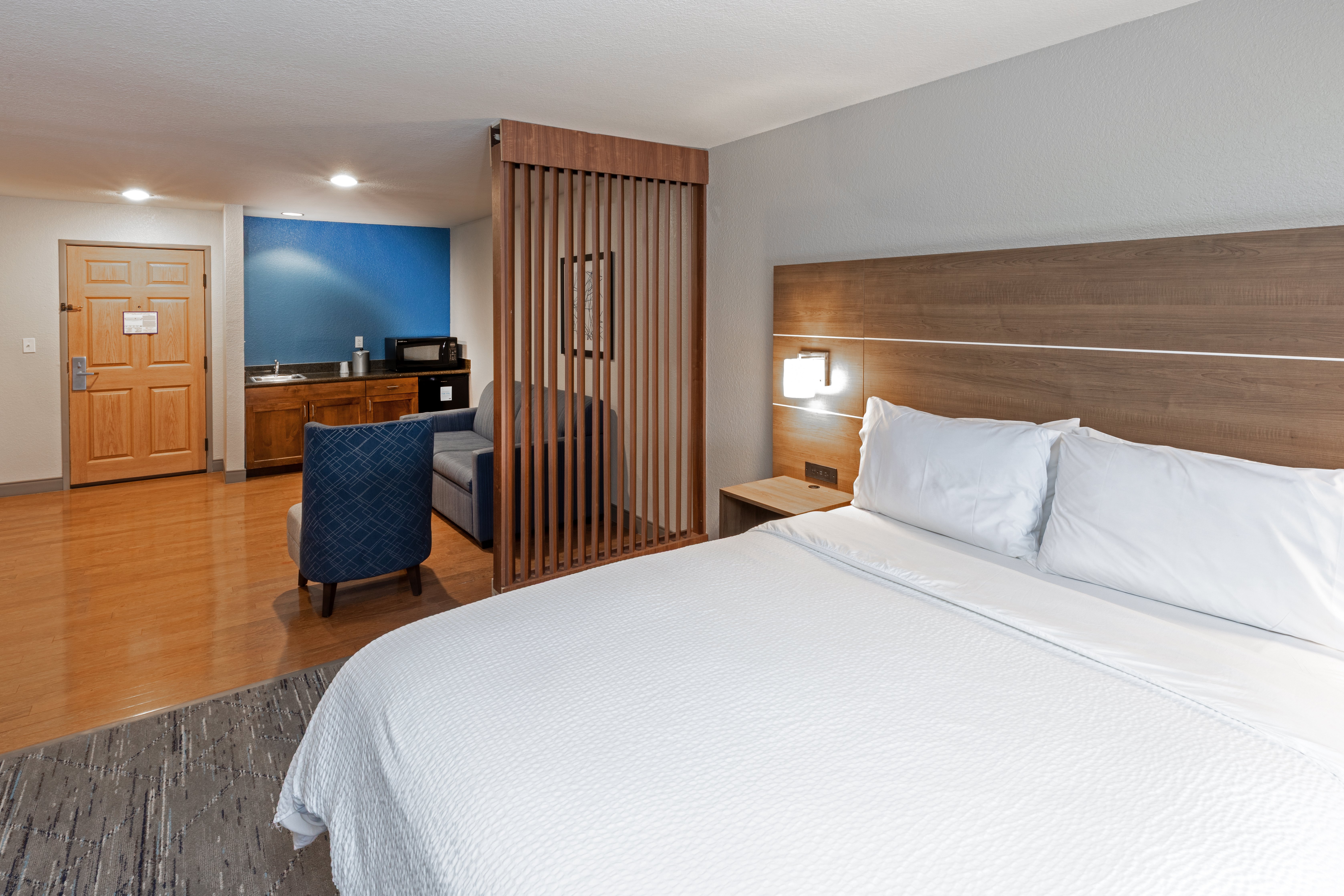 Holiday Inn Express Hotel and Suites Tulsa S Broken Arrow Hwy 51 20/80