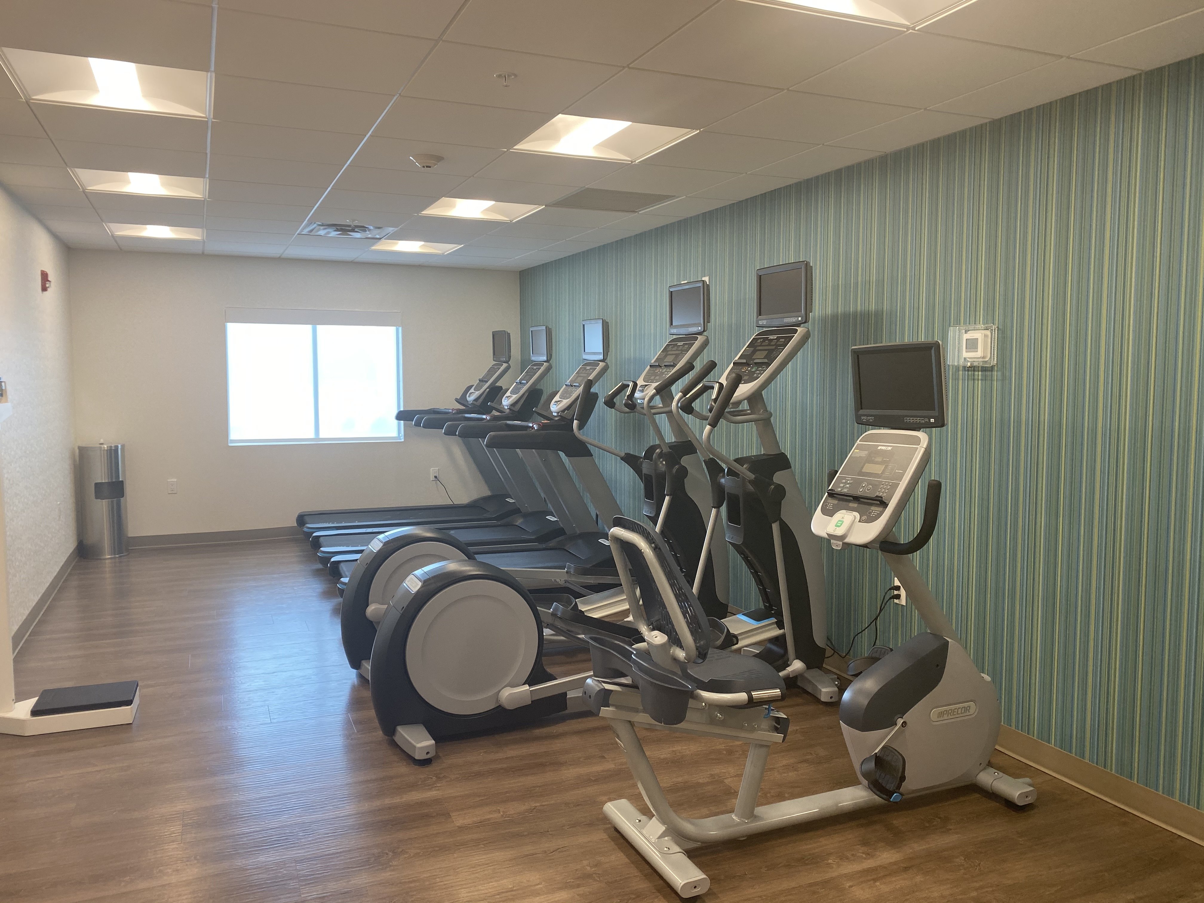 Holiday Inn Express And Suites Junction 15/20
