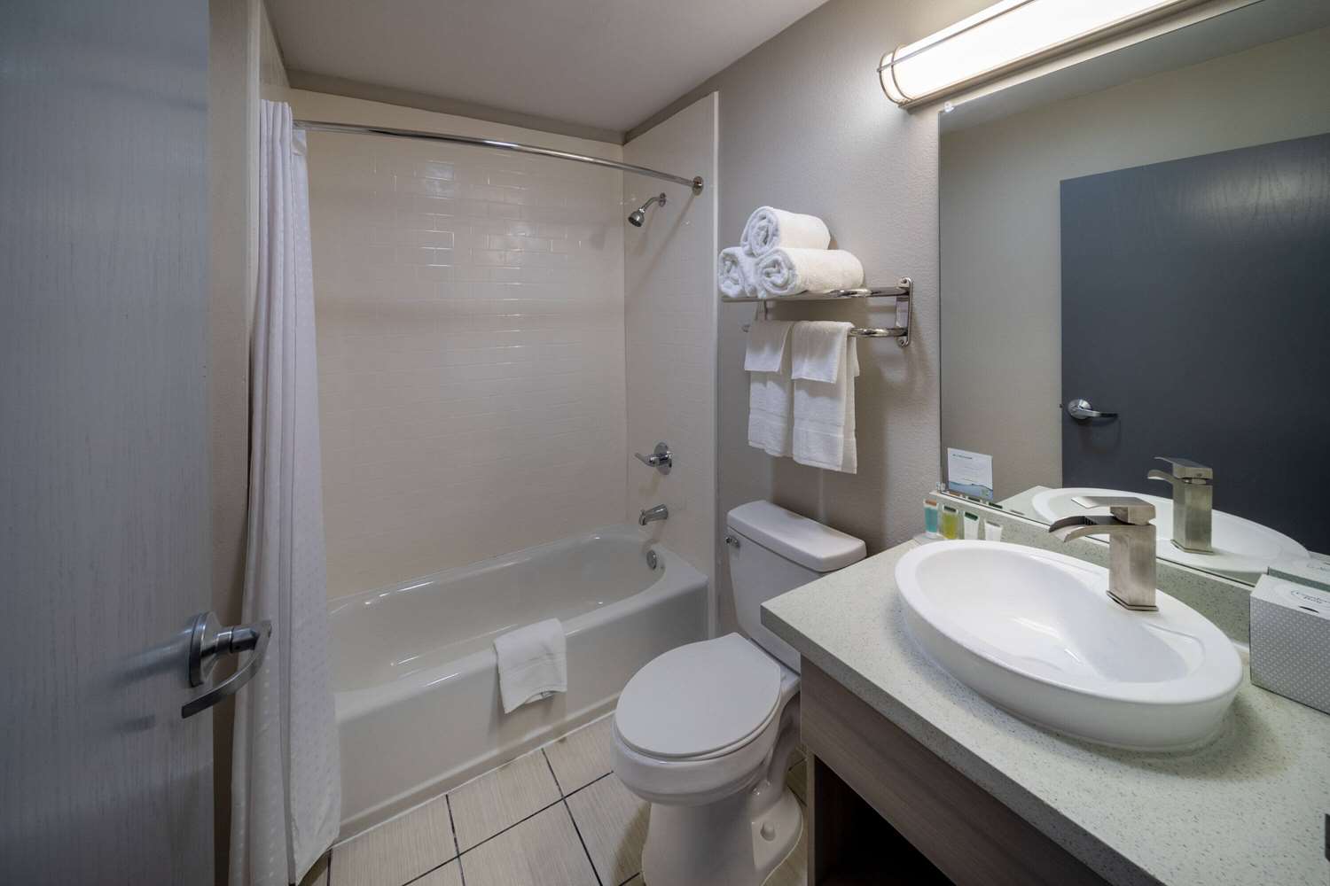 Microtel Inn and Suites by Wyndham Bossier City 39/46