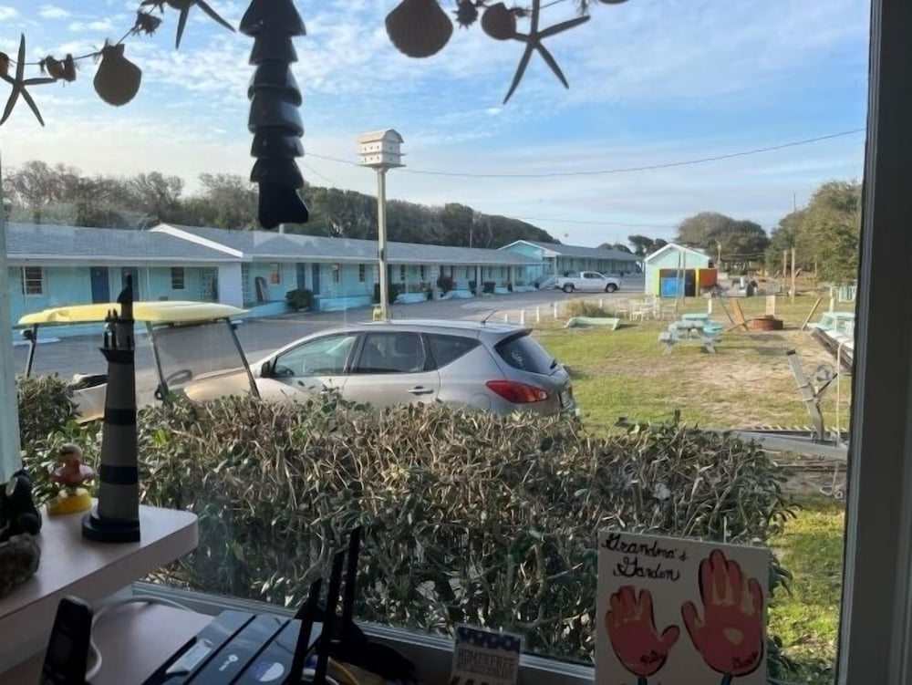 Swell Motel 56/58