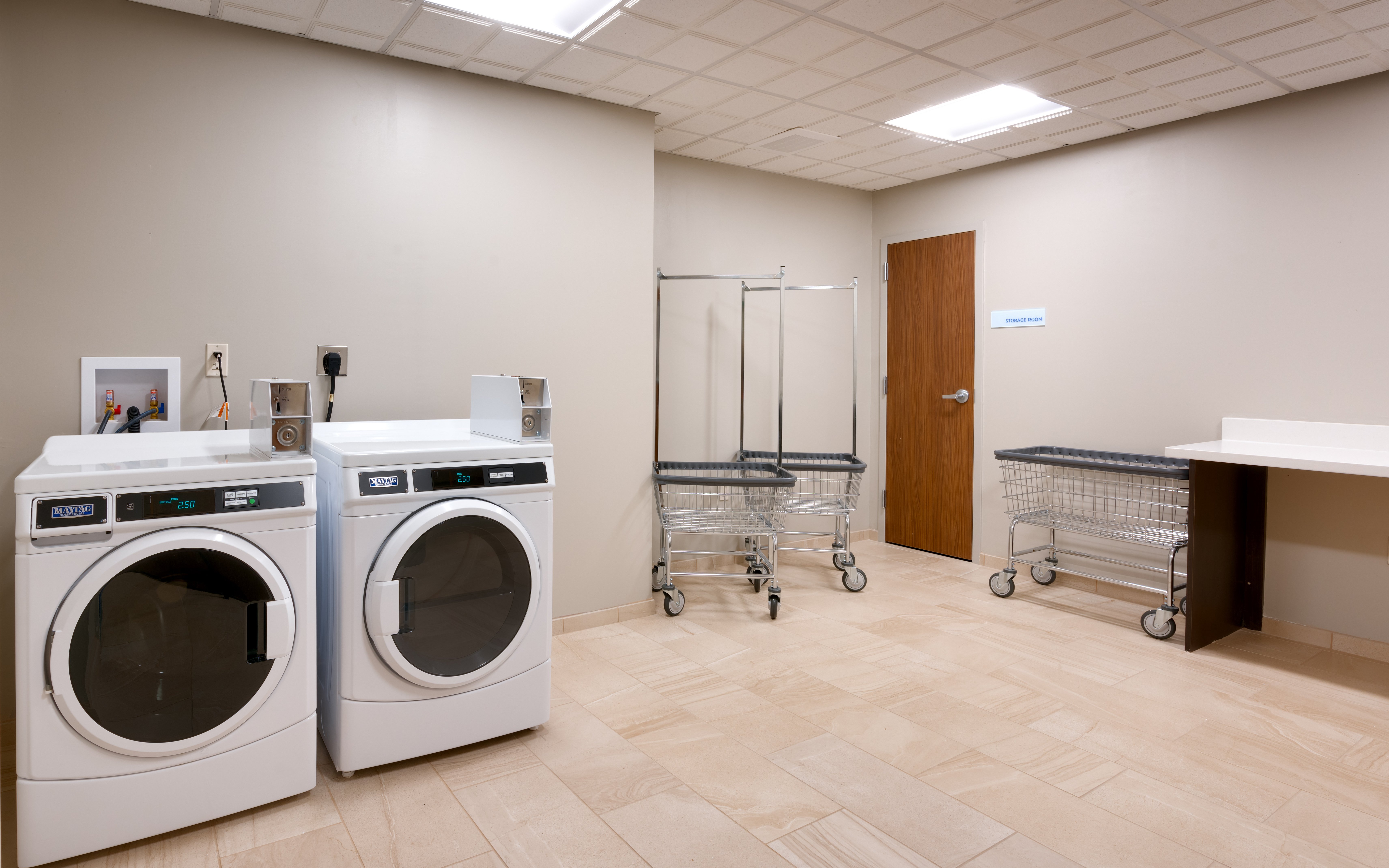 Holiday Inn Express Suites Gainesville I 75 42/68