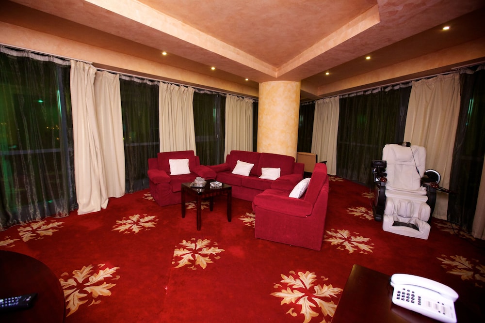 Hotel Delta 4 35/44