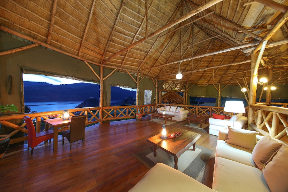 Crater Safari Lodge 22/50