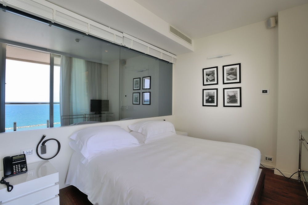 جناح سوبيريور بسرير كوين بإطلالة على البحر مع أريكة، Excelsior Hotel, Spa & Lido 8/10