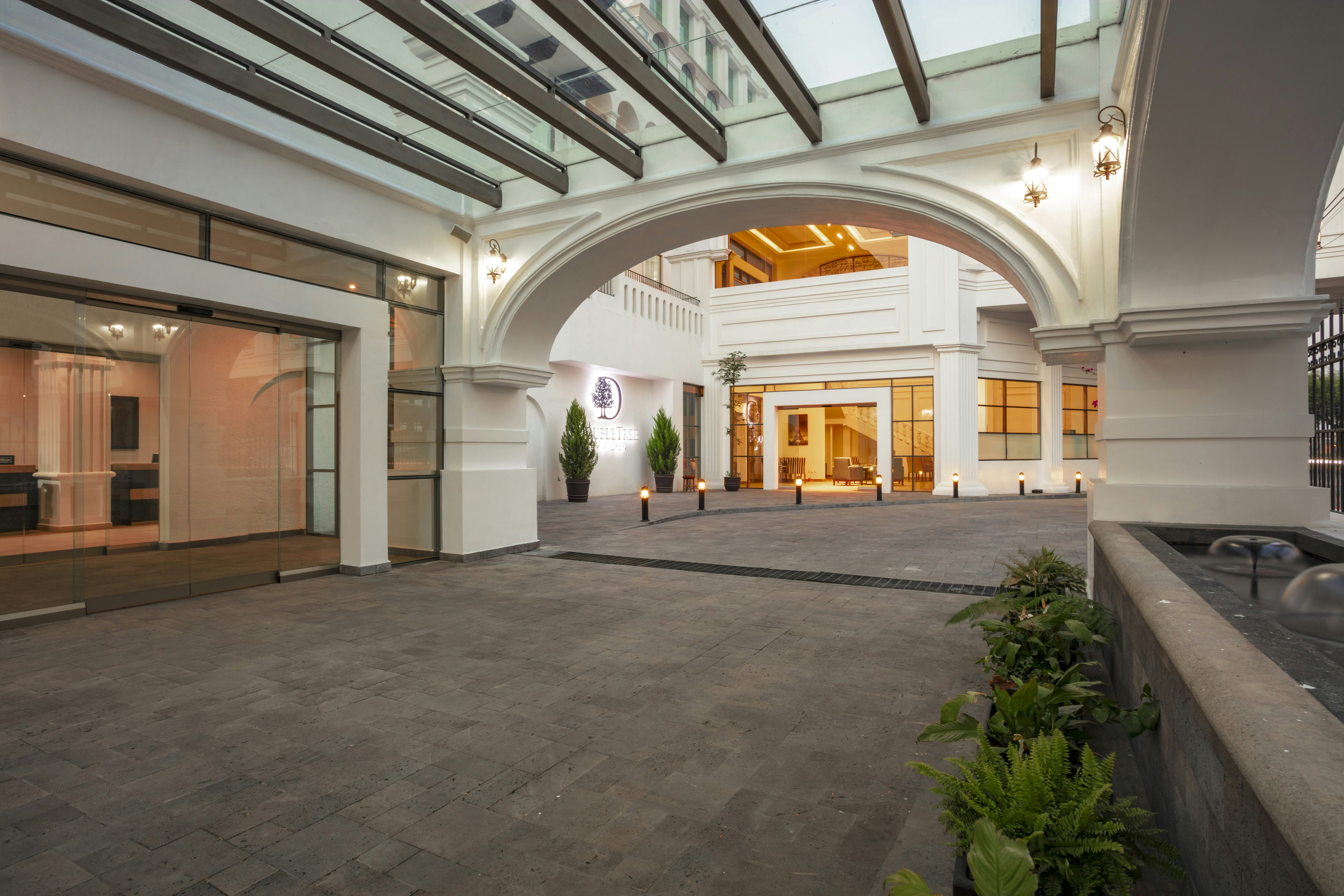 DoubleTree by Hilton Toluca 74/80