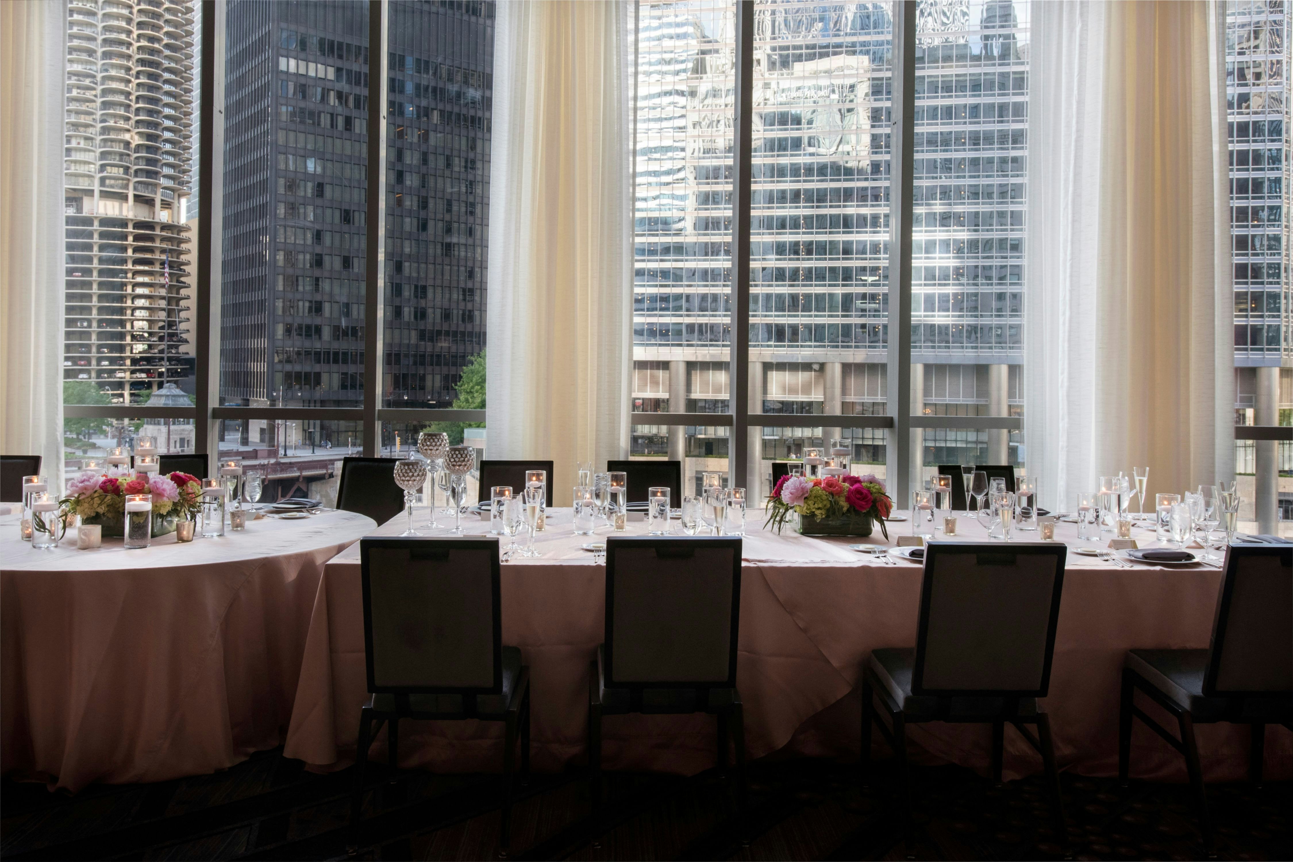 Londonhouse Chicago Curio Collection By Hilton 27/50