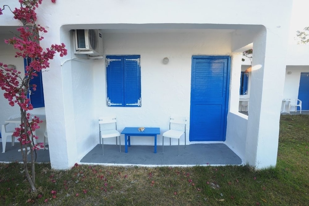 Lagada Beach Hotel 4/65