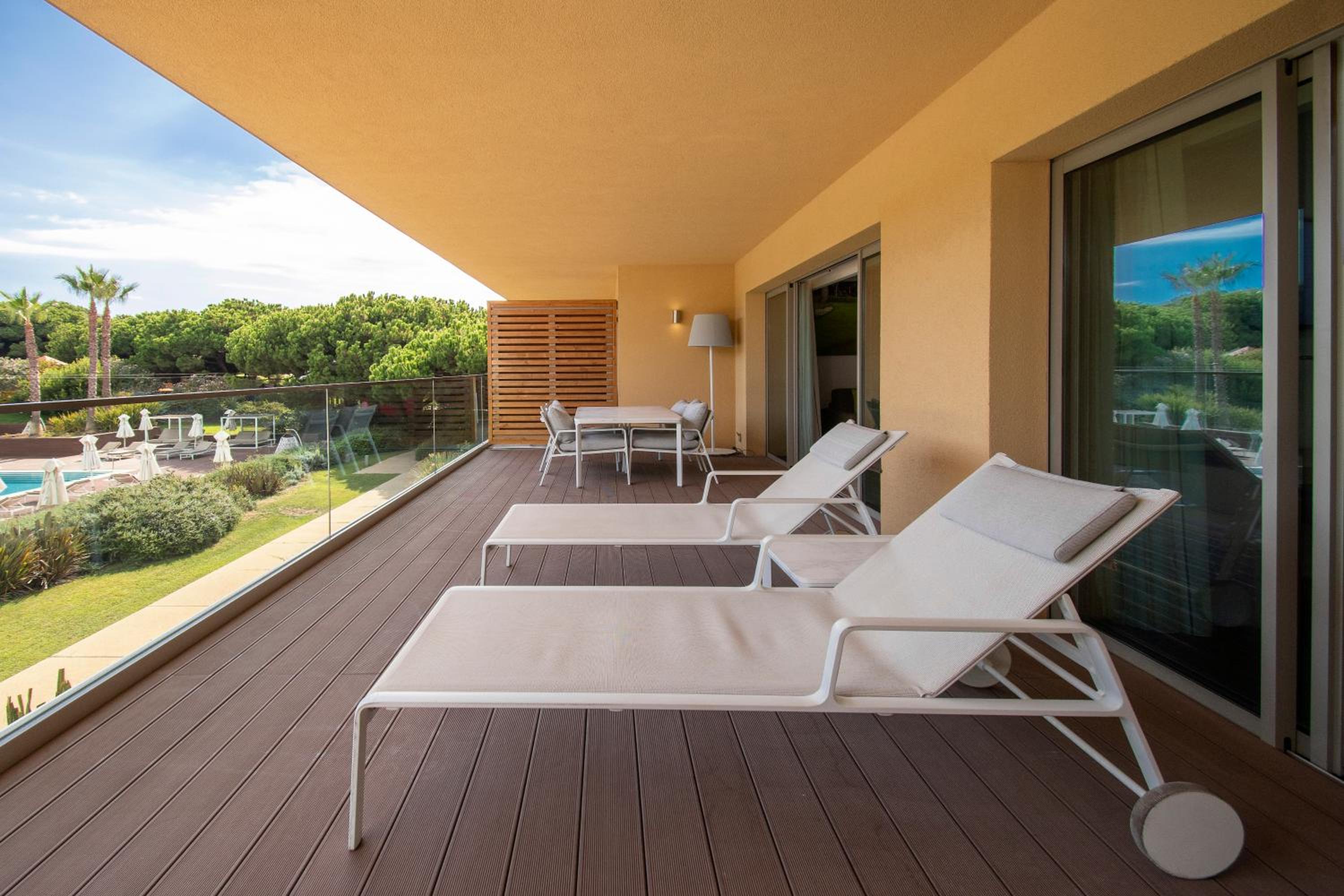 Home, Suite, King Bed, Pool View, Sofa