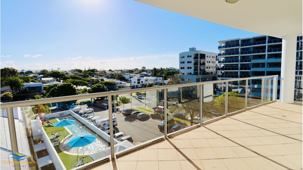 SCARBOROUGH BEACH RESORT 51/72