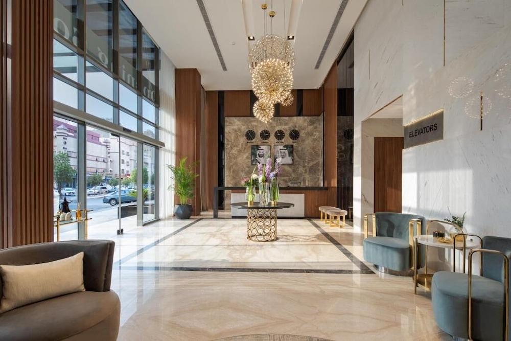 Marlo Hotel 10/73