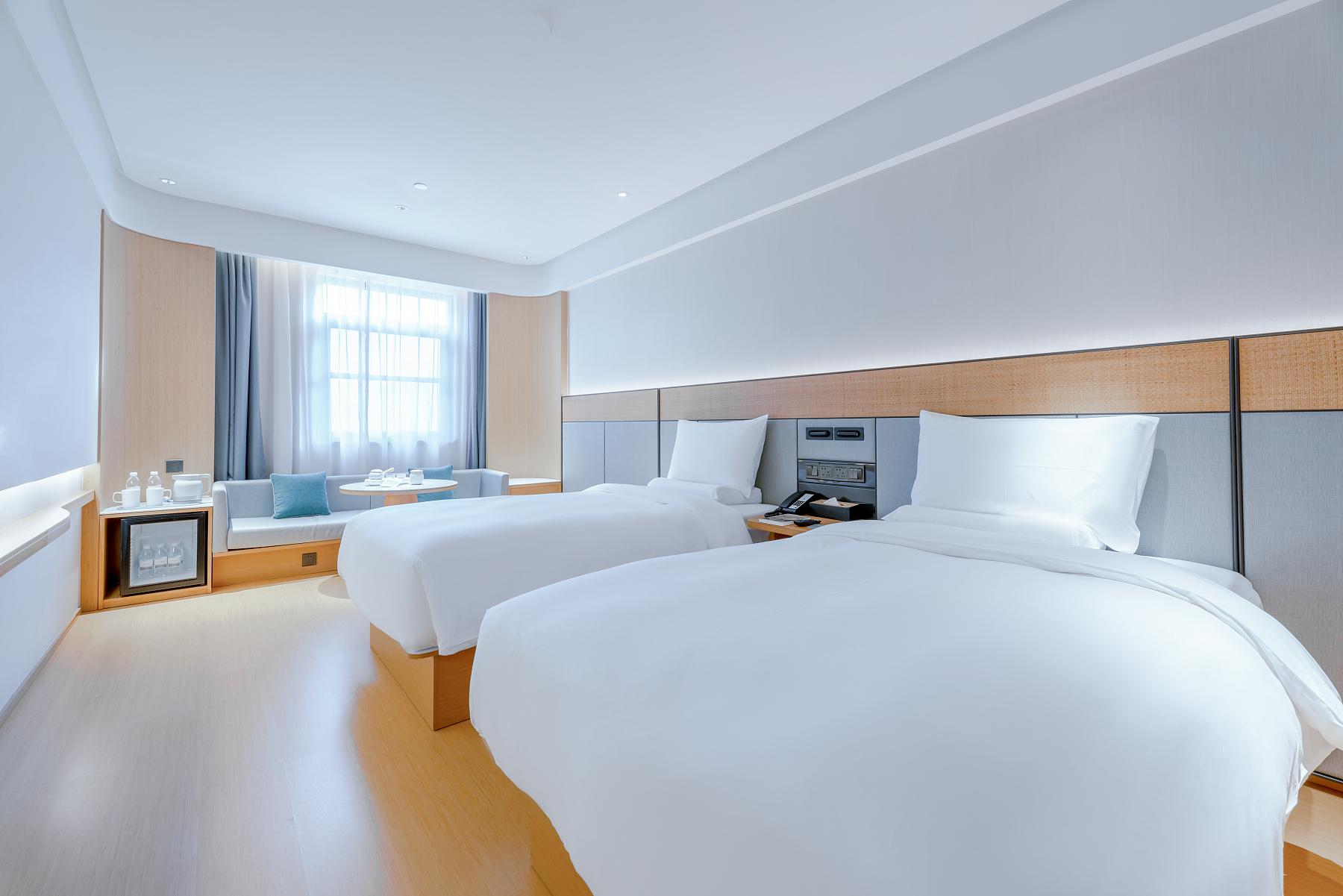 Relax, Twin Beds