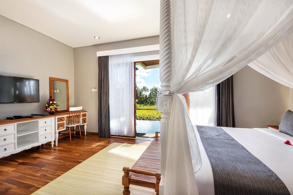 EXECUTIVE, SUITE, KING BED