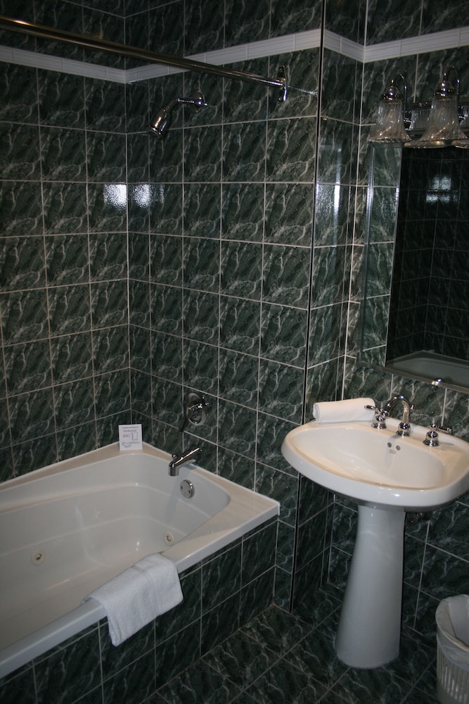 Manoir Sherbrooke 63/71