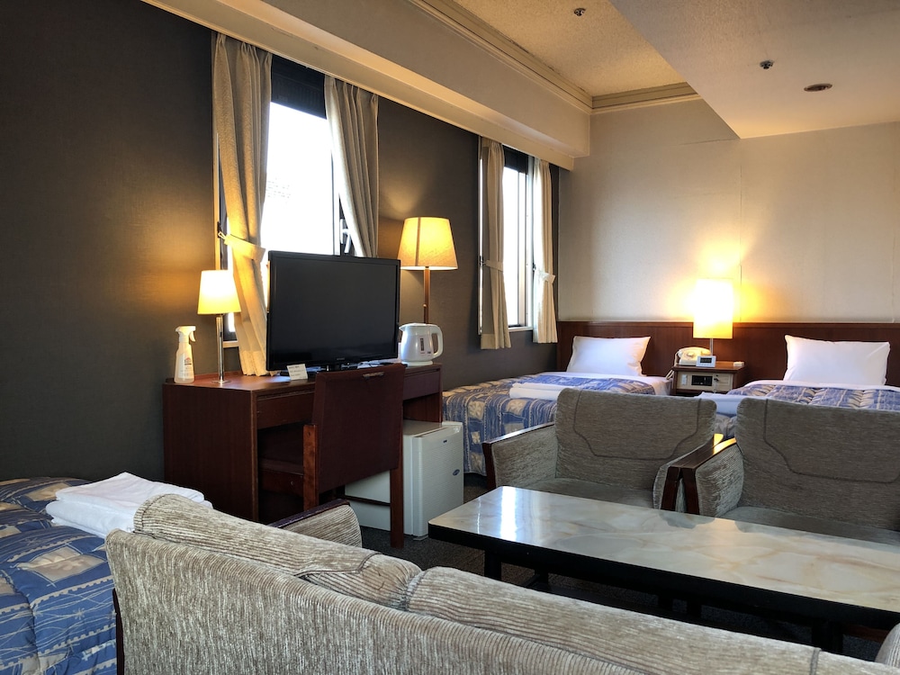 Hotel 28 Hiroshima 12/37