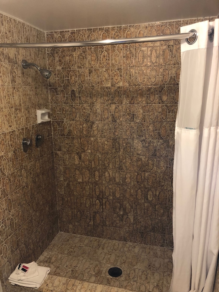 Days Inn By Wyndham Camarillo - Ventura 29/30