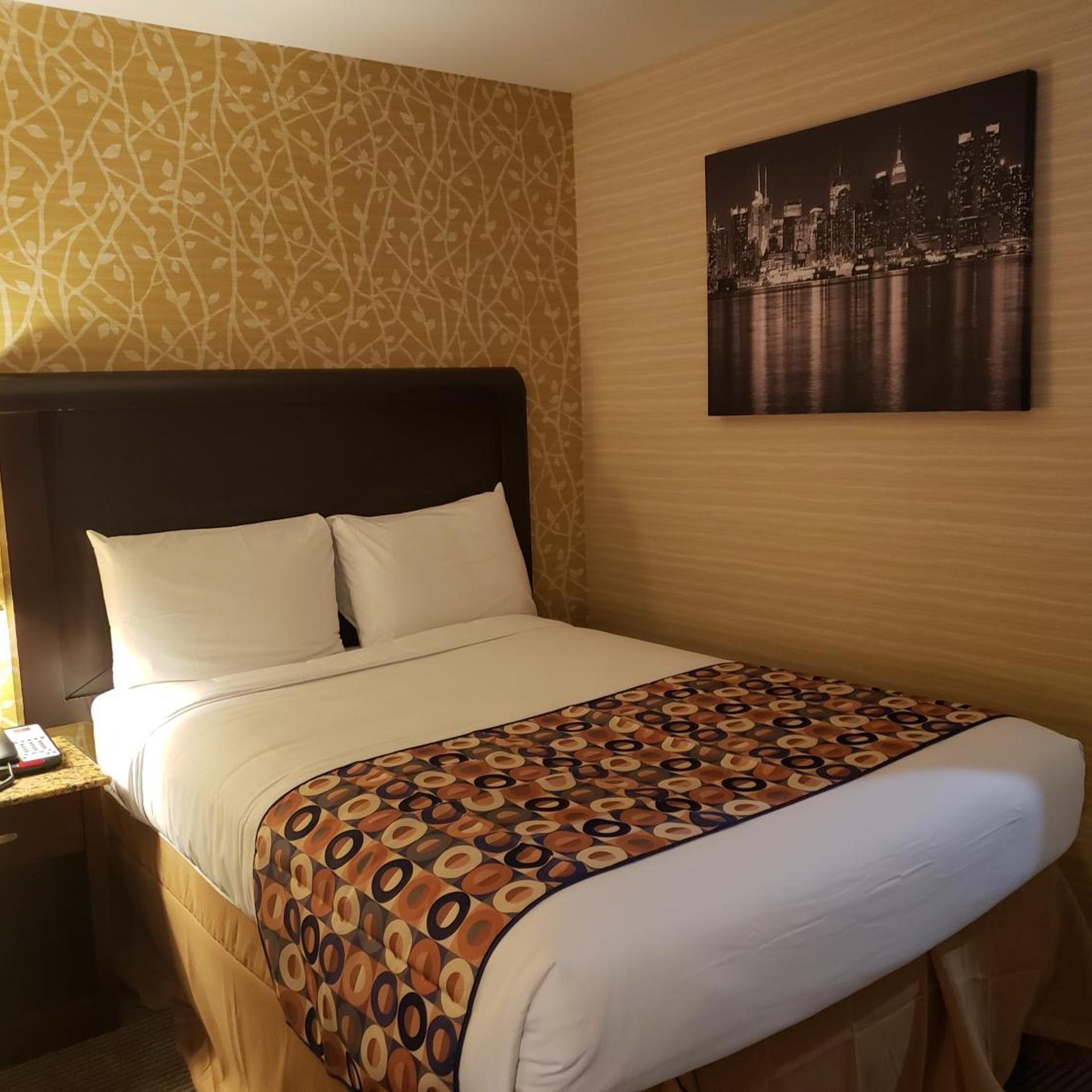 Elmhurst Hotel 19/50