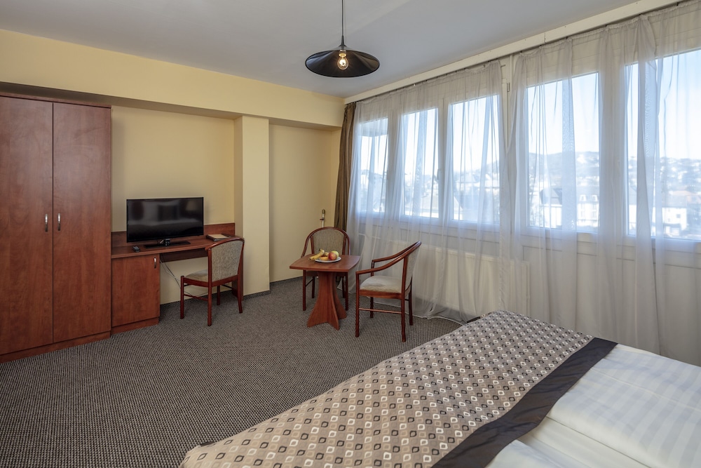 Hotel Charles 50/67