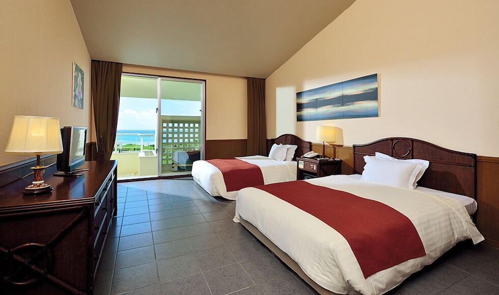 Okinawa Kariyushi Resort Exes Ishigaki 17/50