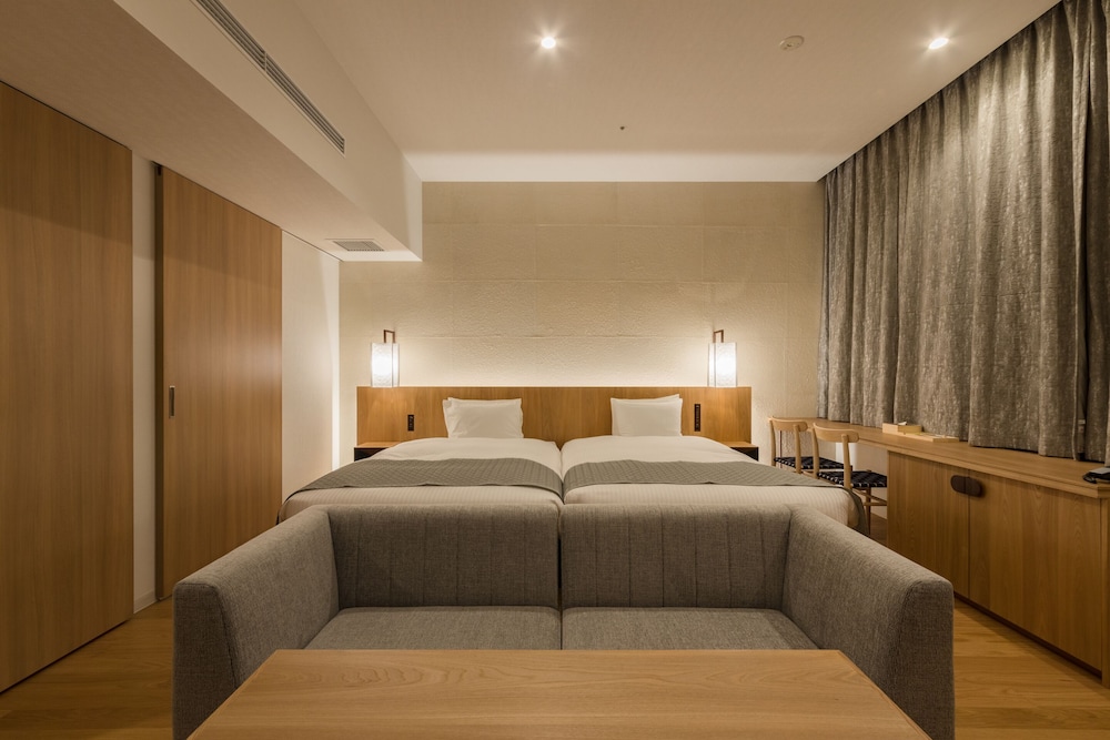 Hotel Clad 11/50