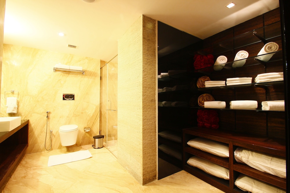 Grand Estancia 30/56