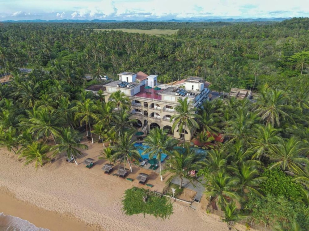 Joes Resort Bentota 41/50