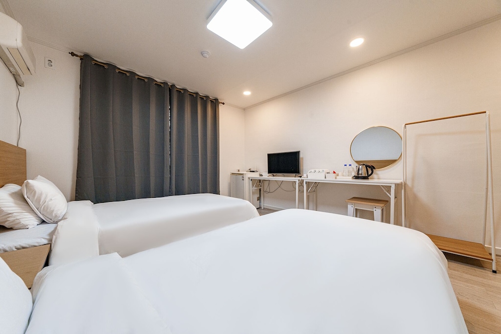 Mammoth Resortel 12/36