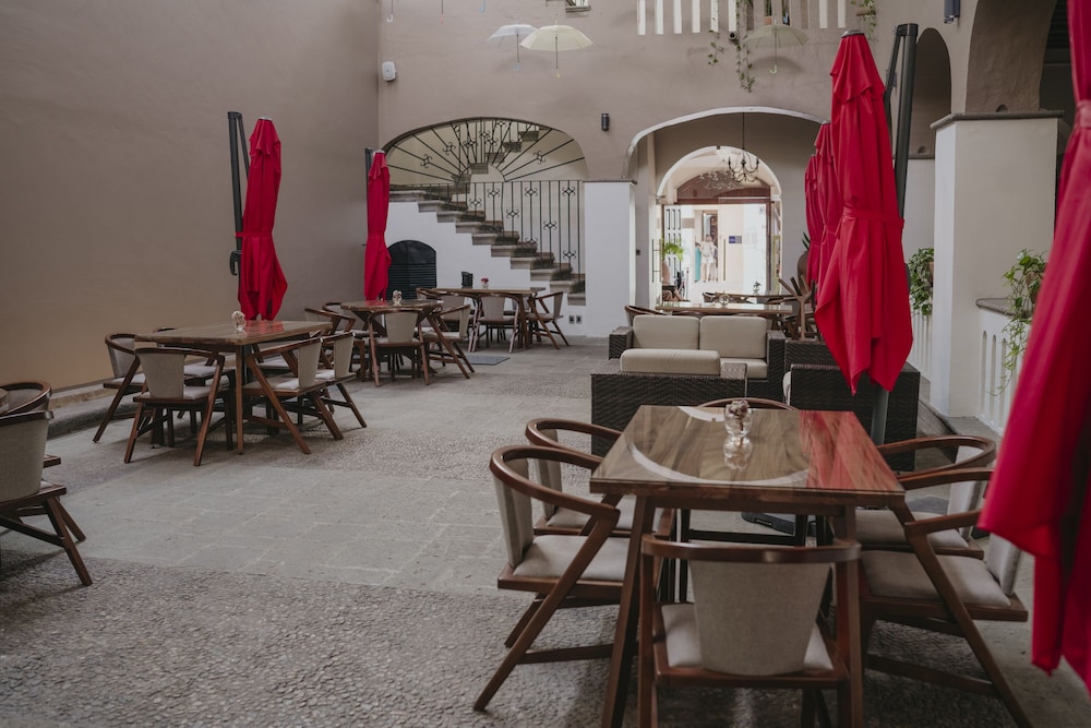 Hotel Casa Antigua 57/69