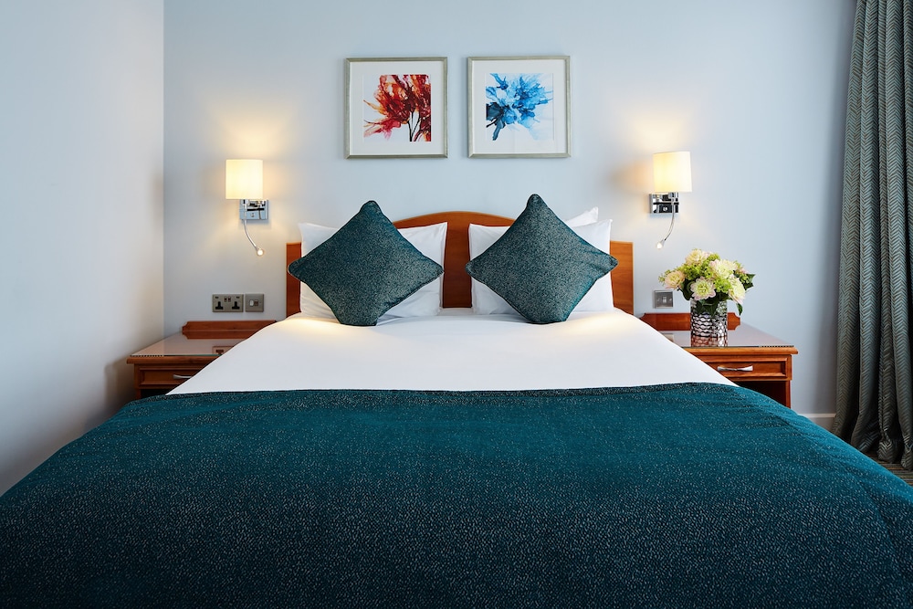 Rembrandt Hotel 25/82
