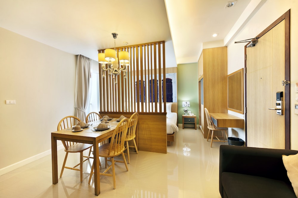 Ratana Apart-Hotel at Rassada 61/68