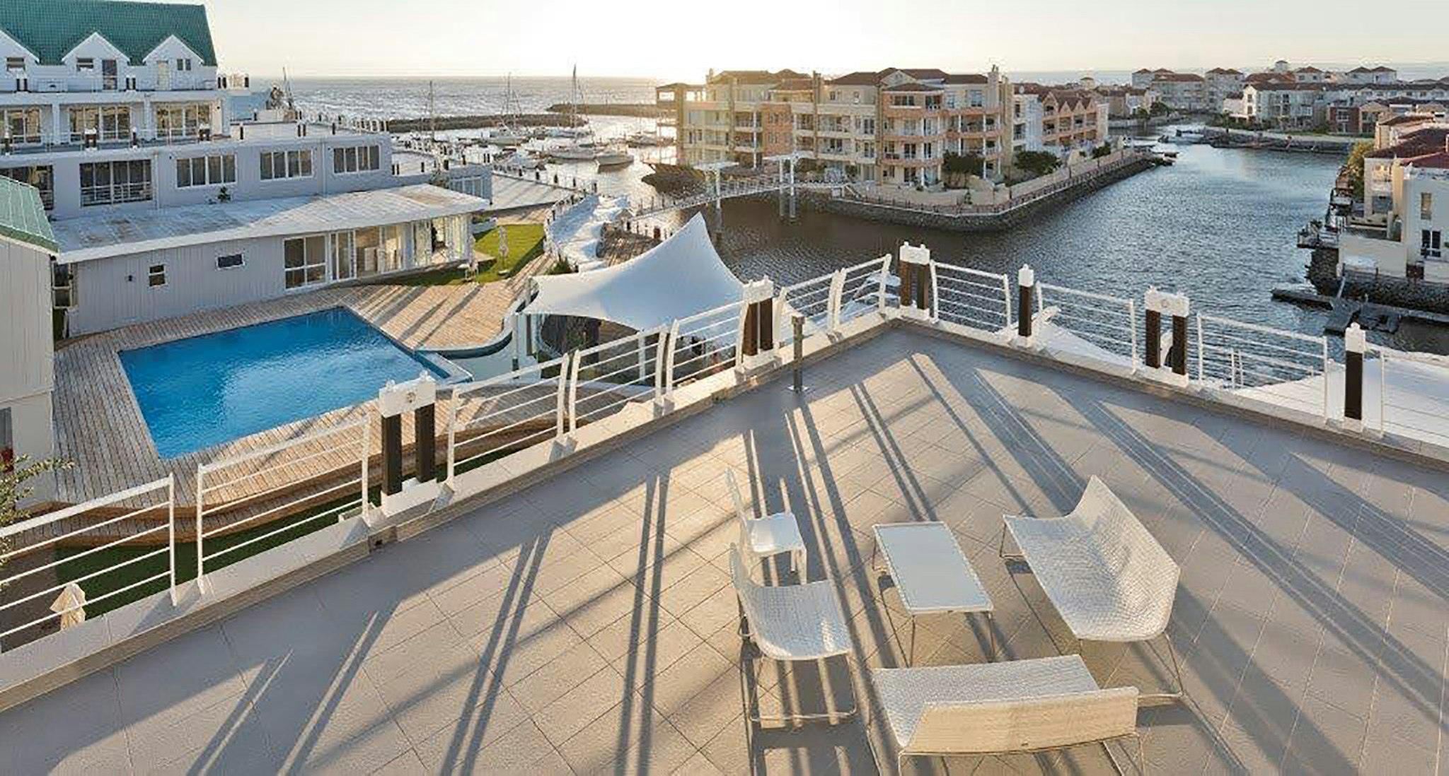 Krystal Beach Hotel 4/52