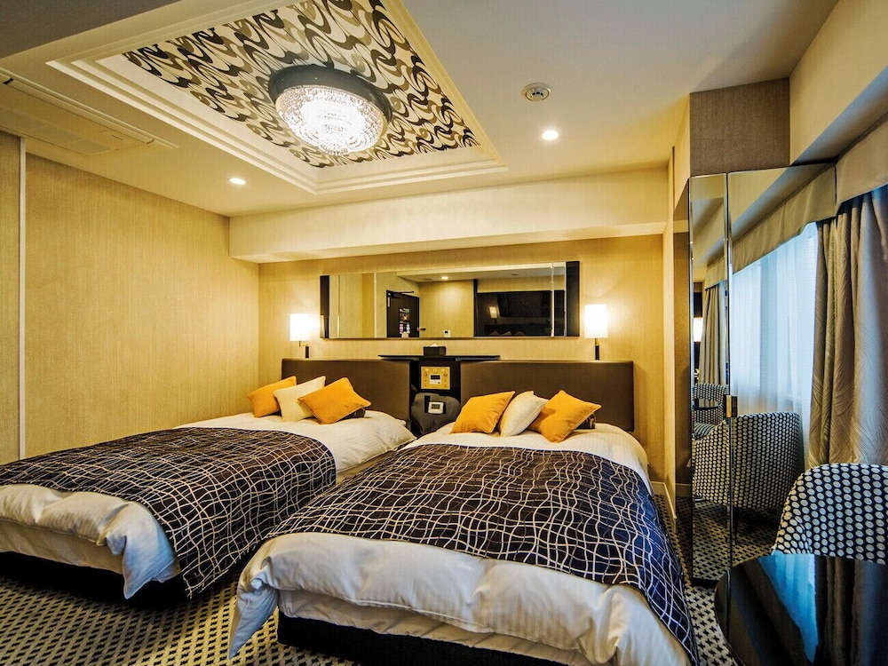 DELUXE, TWIN BEDS