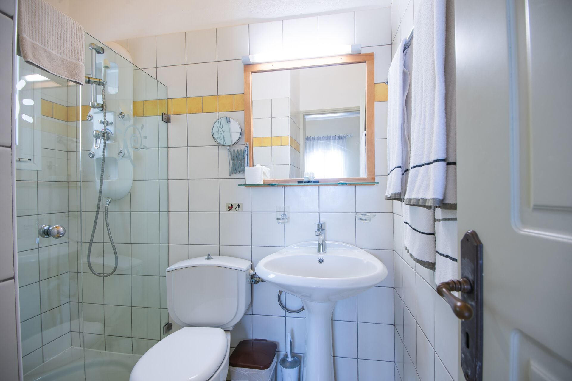 جناح جونيور بسرير مزدوج بإطلالة على البحر بجاكوزي، Adrakos Apartments 4/5