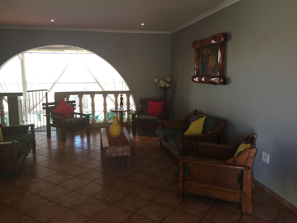 Elsje's Country Inn 26/50