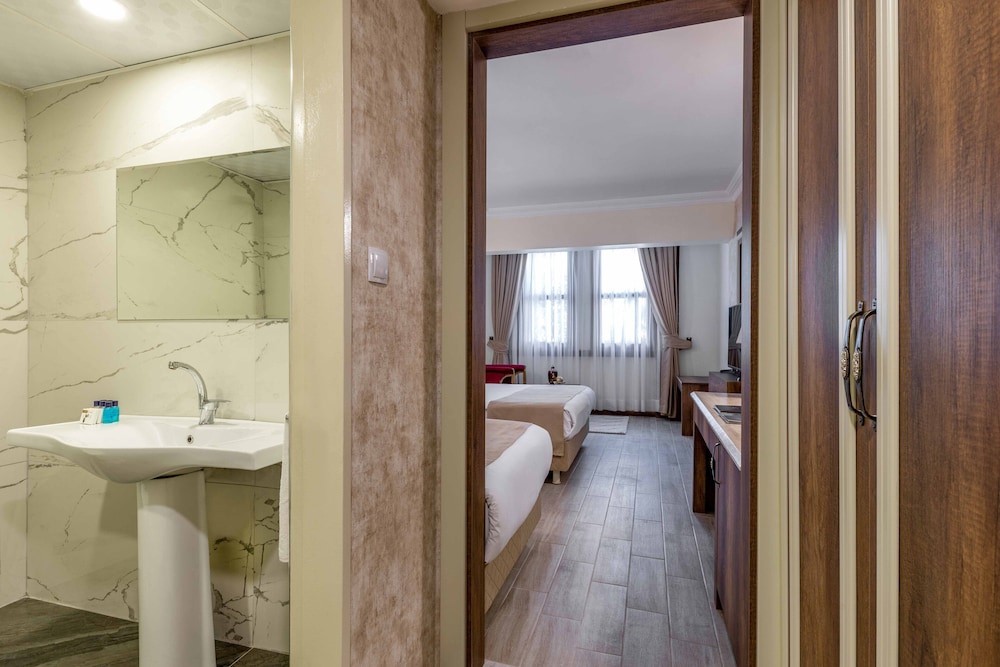 Polat Thermal Hotel 25/66