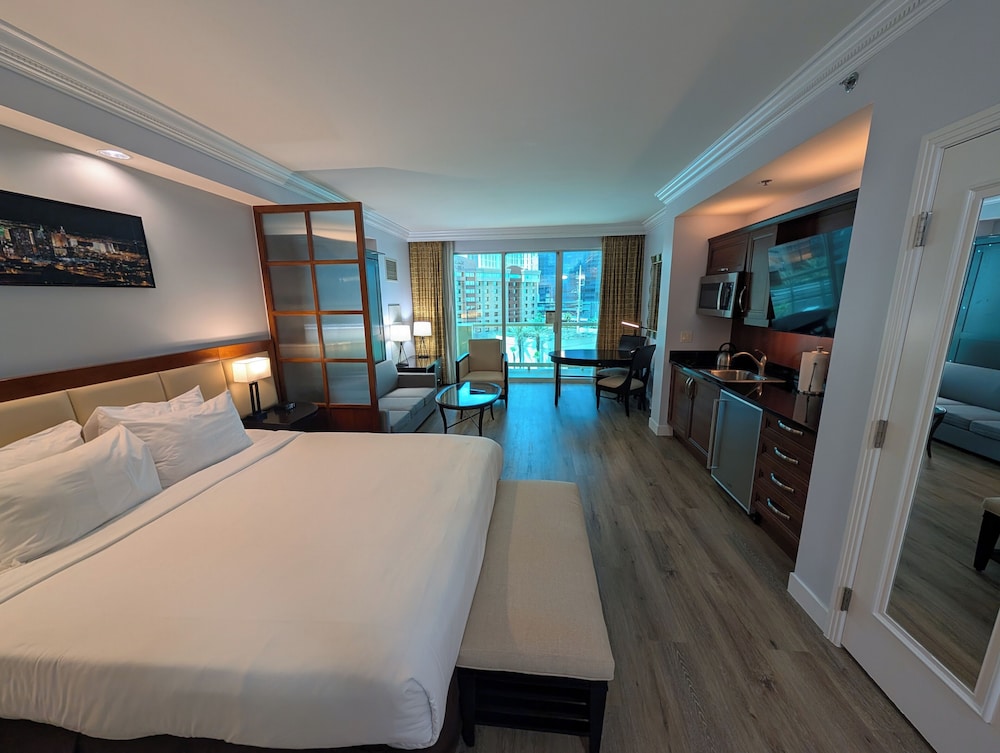 Jet Luxury Elite at The Signature 6/50