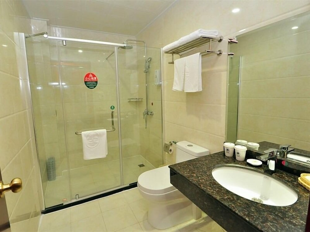 GreenTree Inn Anhui HeFei FeiDong County GuiWang Road LuZhou Medical School Business Hotel 45/50