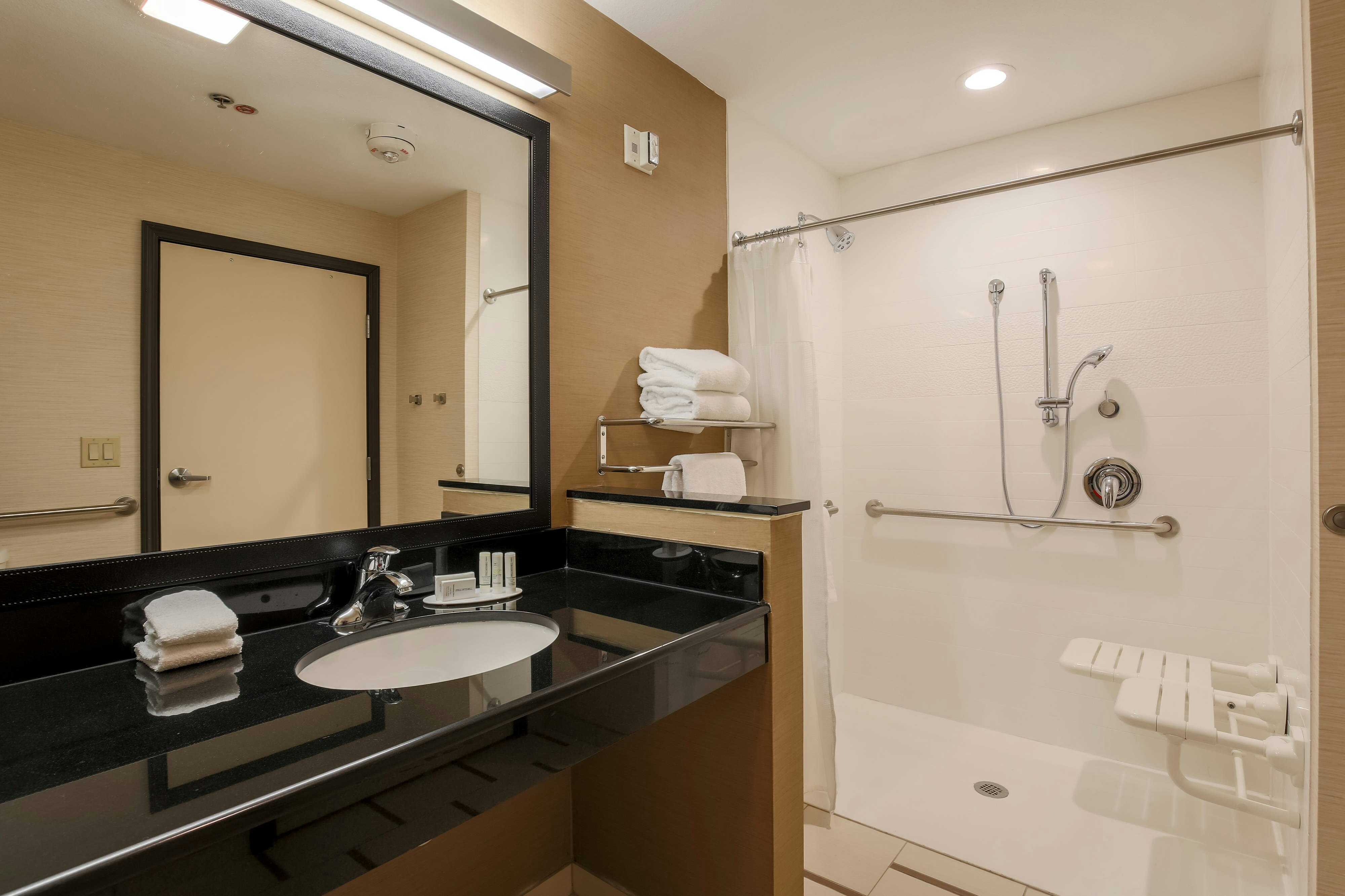 Fairfield Inn Suites Cuero 53/54