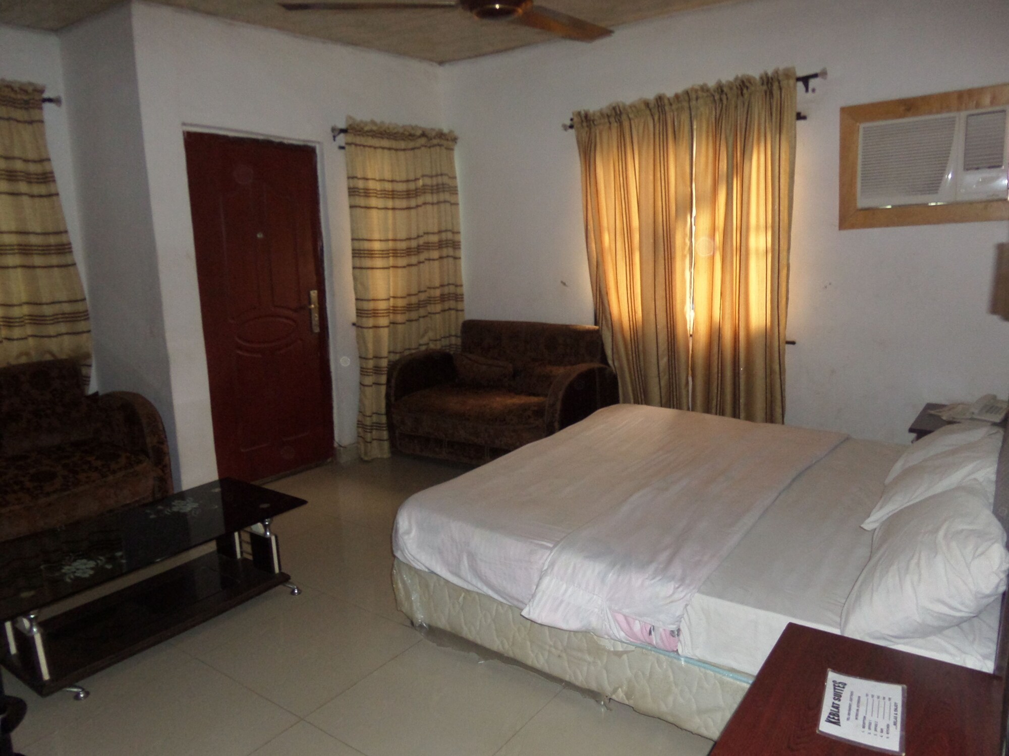 DELUXE, DOUBLE BED