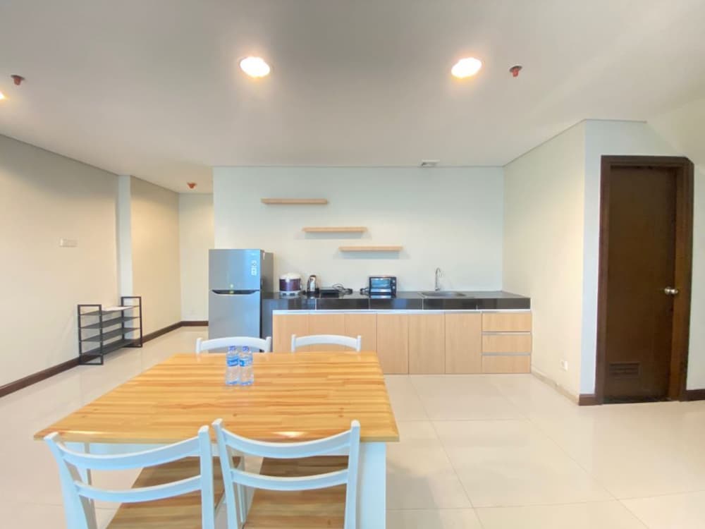 eL Hotel Bandung 49/51