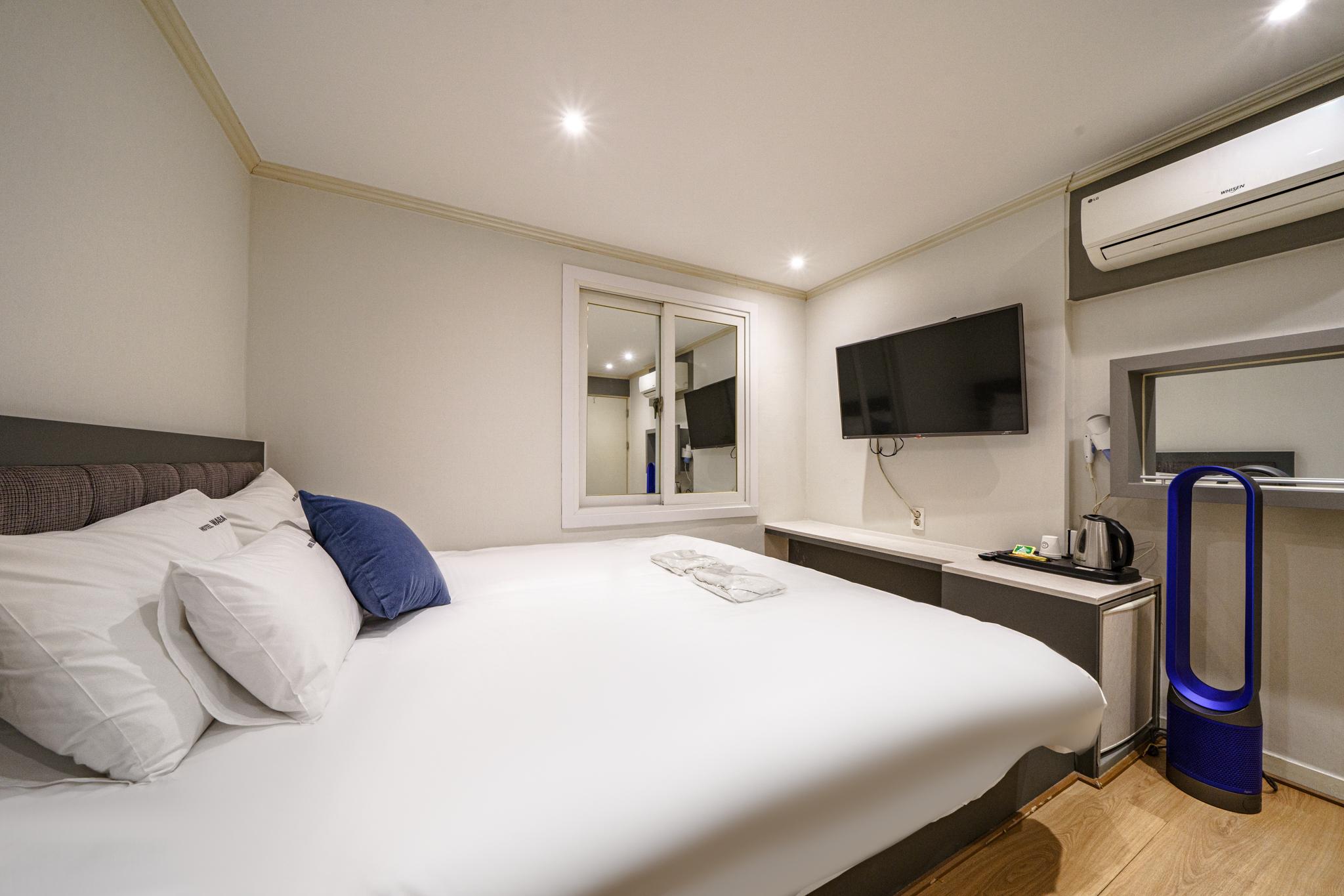 Deluxe, Double Bed, No Parking