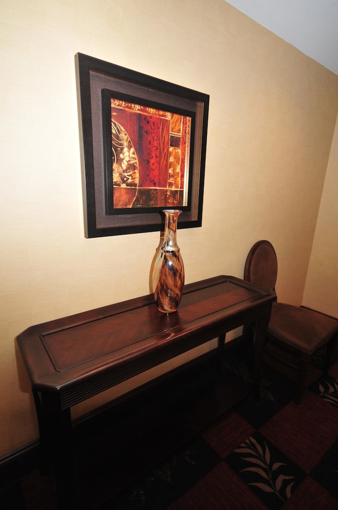 DoubleTree by Hilton Rocky Mount Hotel 18/44