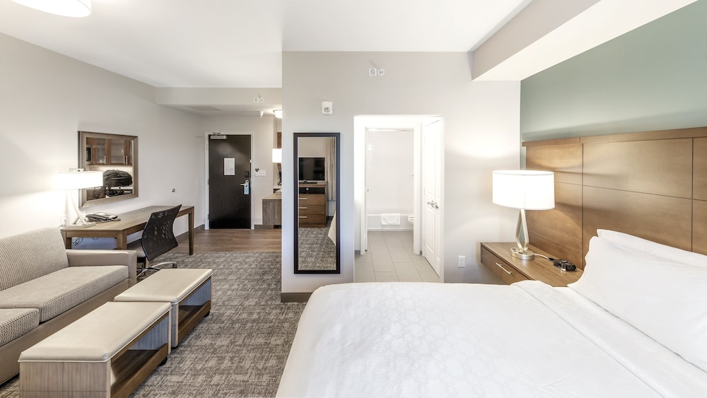 Staybridge Suites Naples Marco Island 17/75