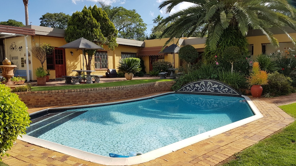 Jubilee Lodge Guest House 29/32