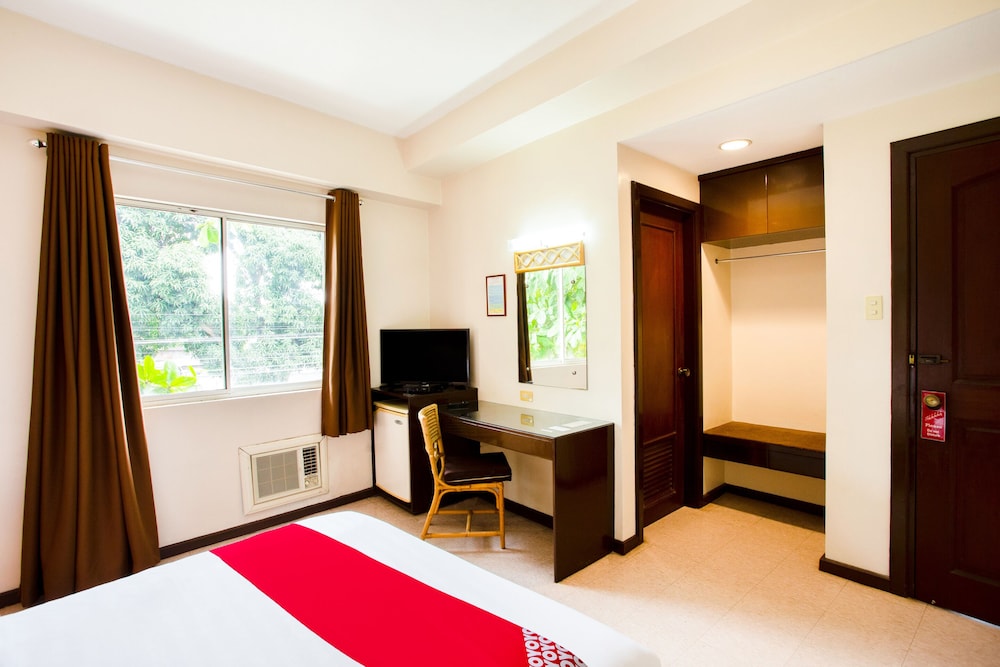 Humberto's Hotel 48/53