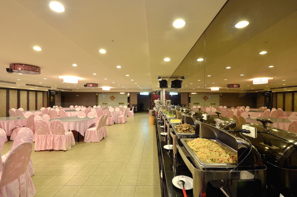 EVER DELIGHTFUL BUSINESS HOTEL 55/61