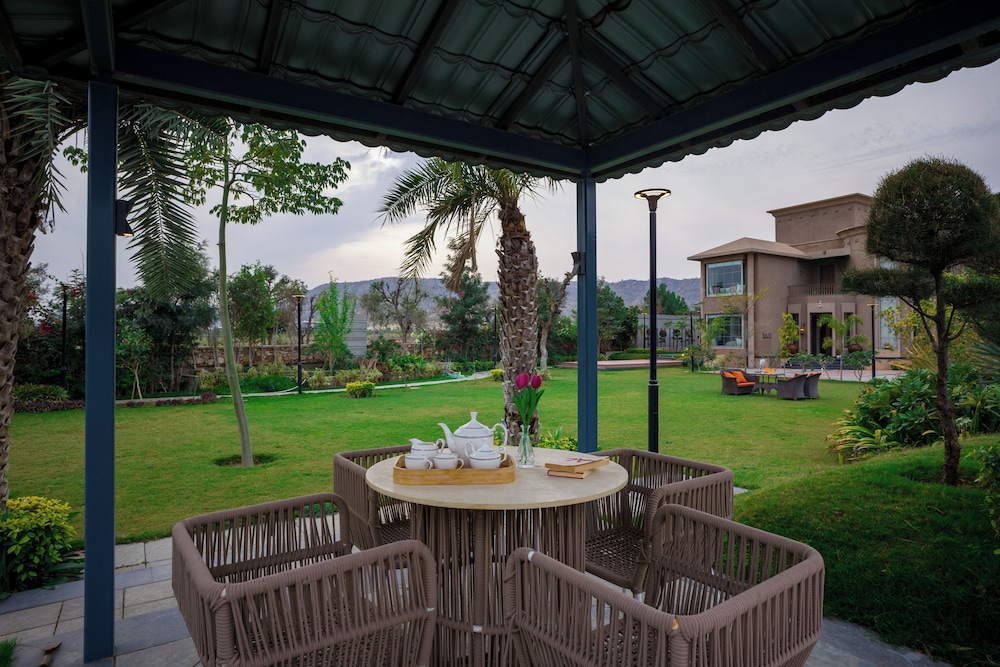 ELIVAAS Noah's Ark 3BHK Villa with Pvt Pool, Garden and Gazebo 57/64