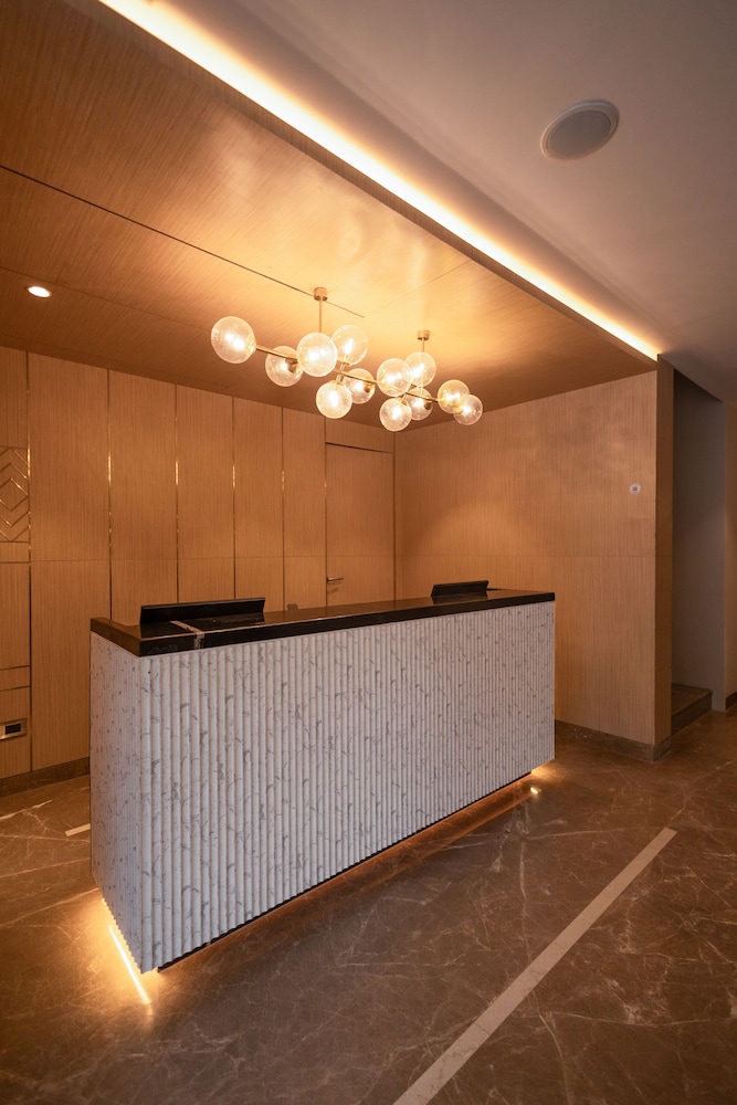 Golden Tulip Bhopal 4/50