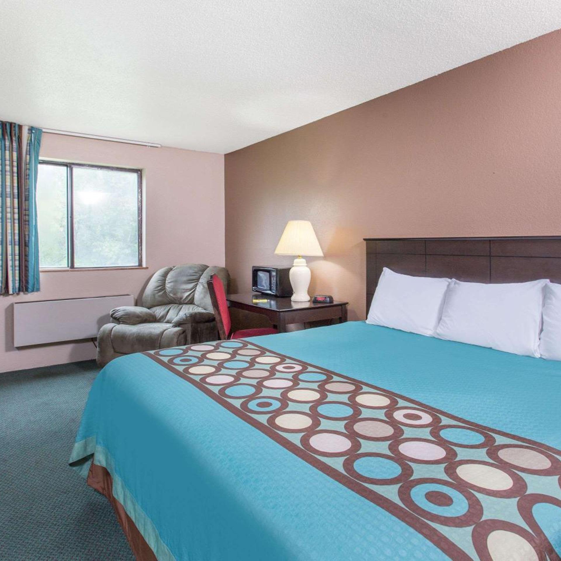 Room, Queen Bed, Accessible