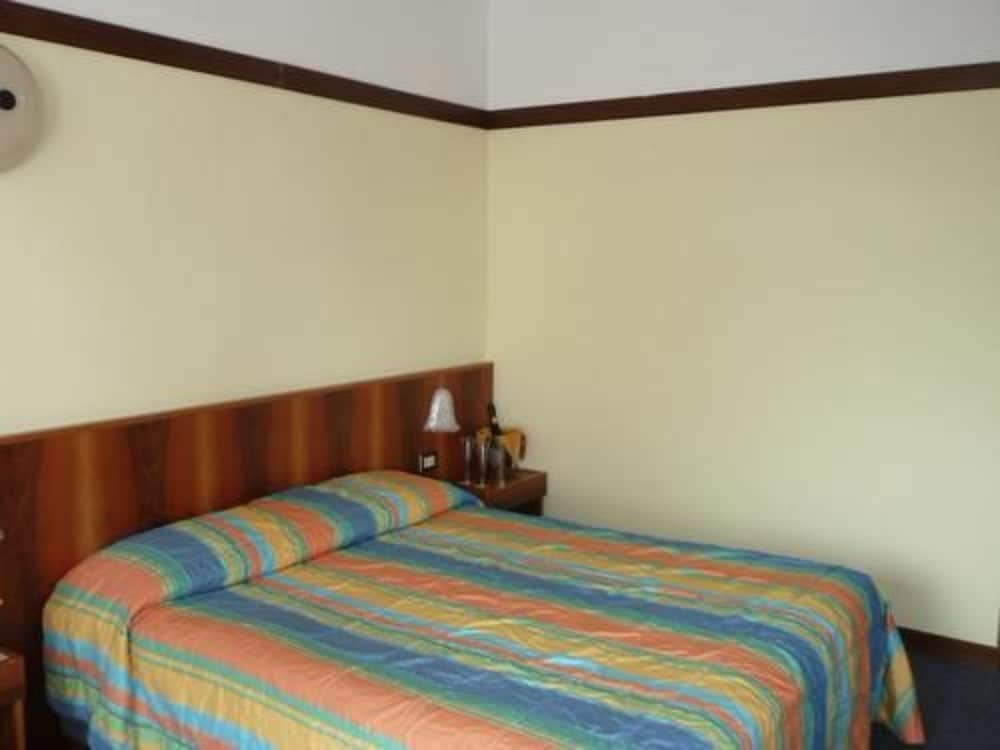 Sport Hotel Olimpo 27/65